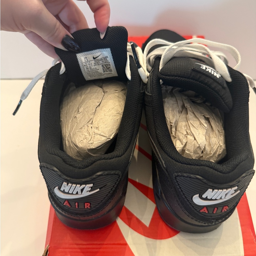 Nike Air Max Plus Black and Red - Picture 7 of 9